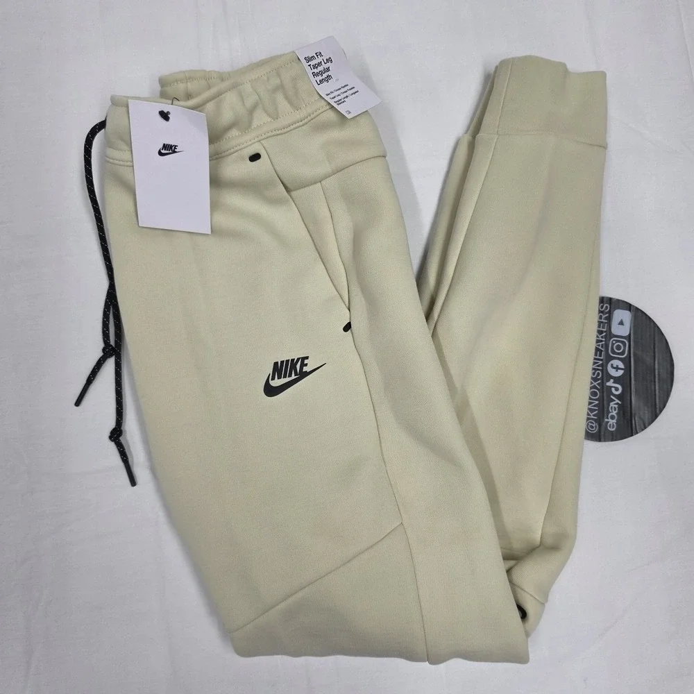 Nike Tech Fleece Jogger Pants Light Khaki Sail HV0959-234 Men's Size Small